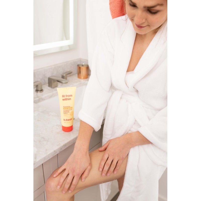 Lit From Within Illuminating Body Serum Mirdzumu piešķirošs ķermeņa serums, 236ml