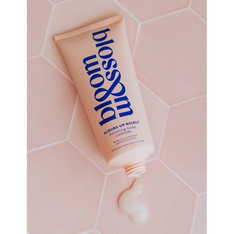 SCRUBS UP NICELY Polishing Body Cleanser Attīrošs ķermeņa skrubis, 200 g