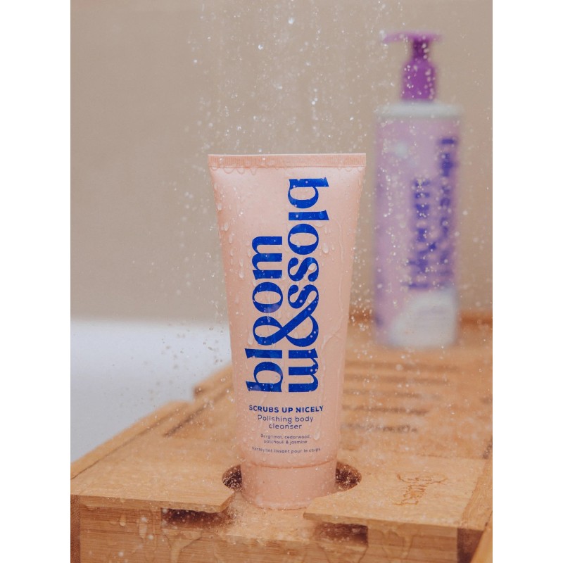 SCRUBS UP NICELY Polishing Body Cleanser Attīrošs ķermeņa skrubis, 200 g