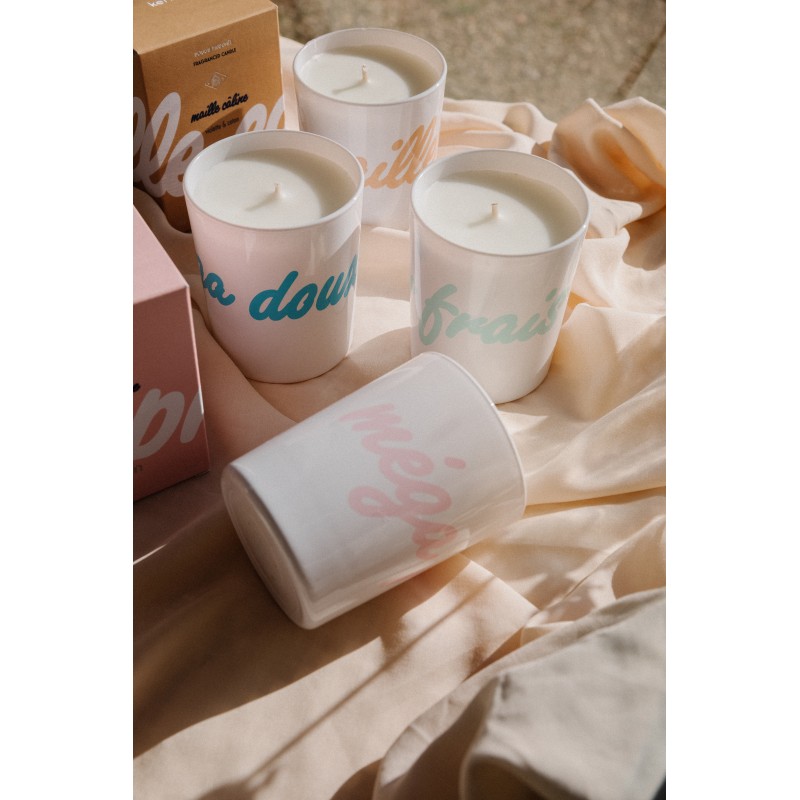 Super Frais Fragranced Candle Aromātiskā svece, 190 g + DĀVANA